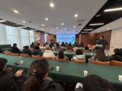 确保进入校园的每一粒米、每一滴油来历清晰、