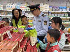 正在后厨我们学到了生肉取开存放